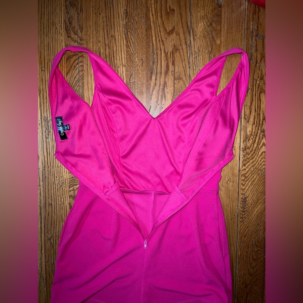 Crystal Sky Women’s Hot Pink Romper! Size Medium. - Picture 8 of 12